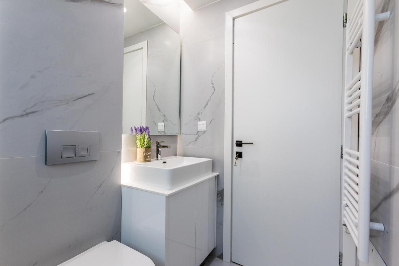 Varkiza Luxury Suites By Raise Vari  Exterior photo