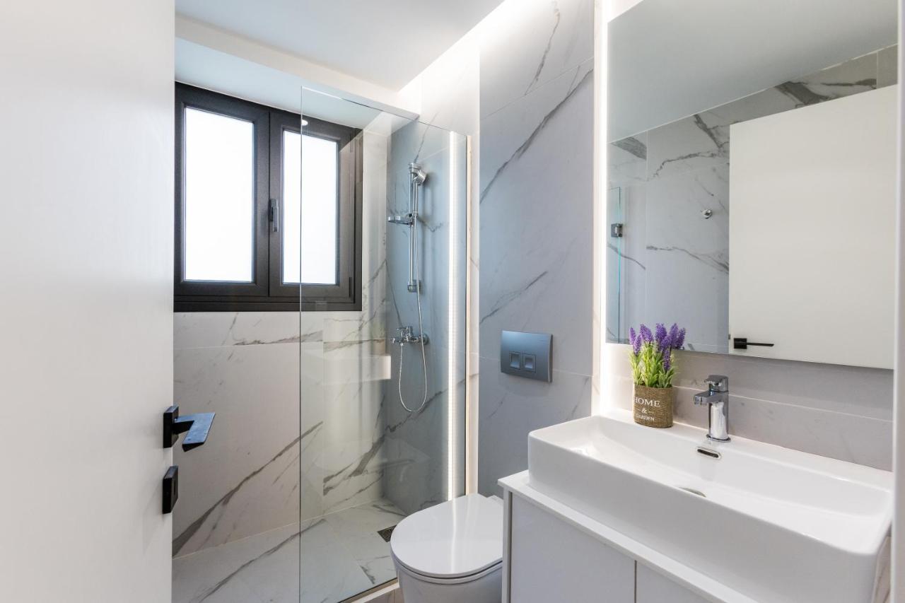 Varkiza Luxury Suites By Raise Vari  Exterior photo
